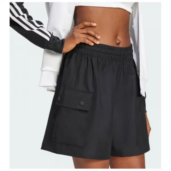 Dámske kraťasy ADIDAS ORIGINALS ESS C SHORTS-BLACK