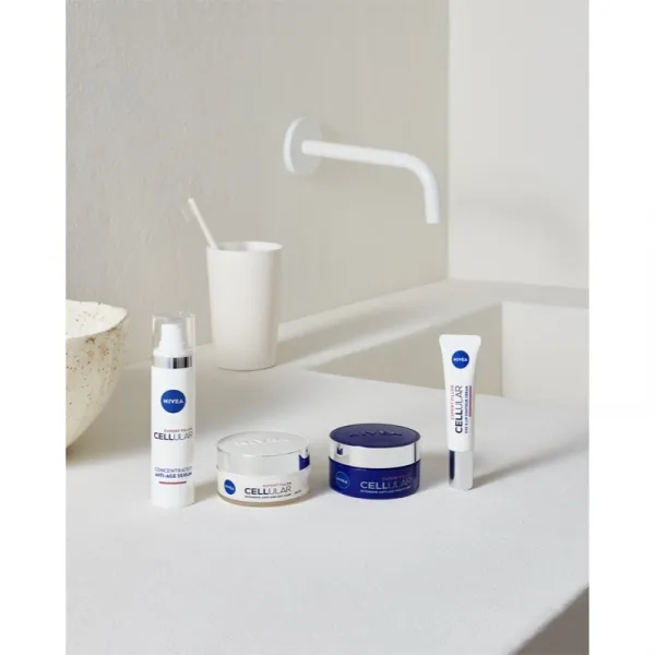 NIVEA Cellular Expert Filler spevňujúci krém na kontúry očí a pier s kyselinou hyalurónovou 15 ml