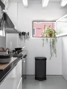 CURVER Odpadkový kôš DECO BIN 50l | čierna