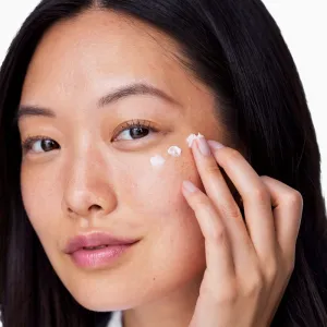 Clinique All About Eyes™ očný krém proti opuchom a tmavým kruhom 30 ml