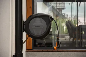 Bradas Automatický navijak s hadicou 1/2", 20m a príslušenstvom BLACK LINE