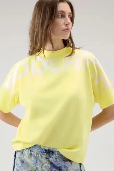 Tričko Woolrich Trail Logo T-Shirt Sunny Lemon