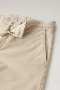 Šortky Woolrich Classic Chino Short Beach Sand