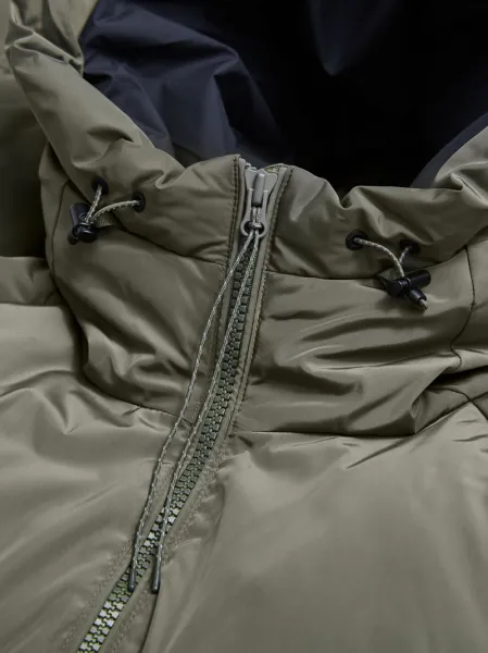 Kabát Peak Performance W Bluebird Down Coat Pine Needle