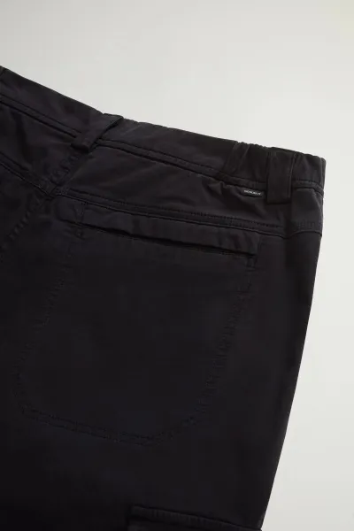 Nohavice Woolrich Garment Dyed Cargo Pant Black