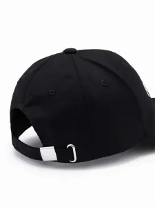 Šiltovka pre pánov čierna