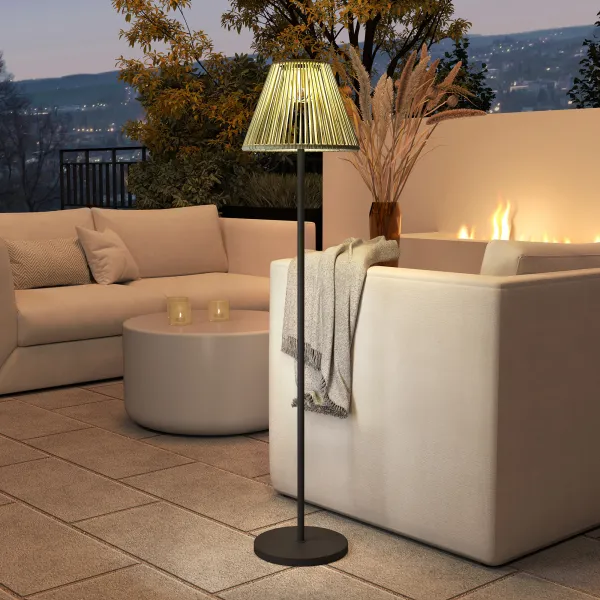 OUTSUNNY Solárna stojacia lampa RATAN v boho štýle 33x135 cm