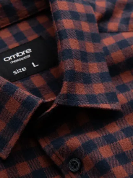 Trendy pánska košeľa s károvaným vzorom granátovo oranžová