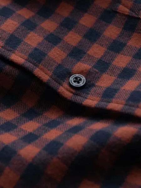 Trendy pánska košeľa s károvaným vzorom granátovo oranžová
