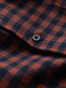 Trendy pánska košeľa s károvaným vzorom granátovo oranžová