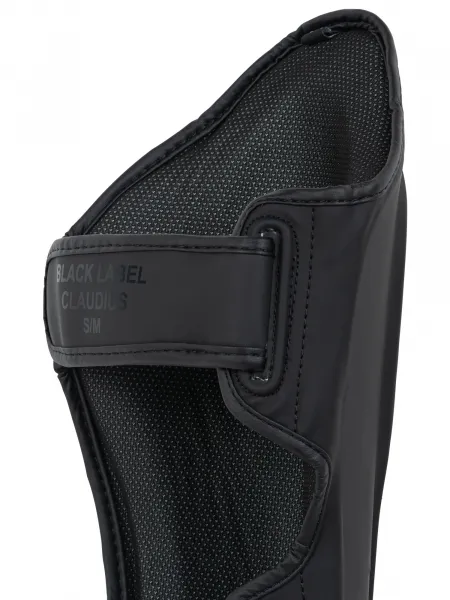 Lonsdale Artificial leather shin guards (1 pair)