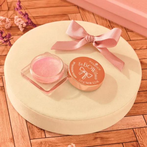 essence FaBOWlous gélové očné tiene s trblietkami odtieň 01 Bow, So Dazzling! 3.45 g