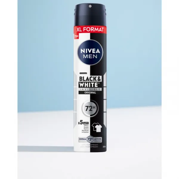 Nivea Men Black & White Invisible Original antiperspirant v spreji pre mužov 200 ml