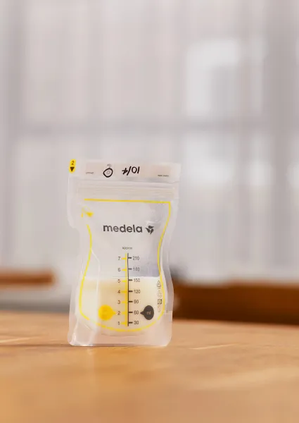 Medela Vrecká na skladovanie materského mlieka Easy Pour, 25 ks