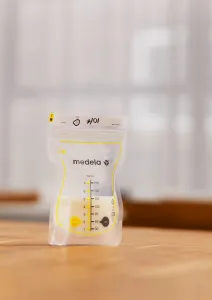 Medela Vrecká na skladovanie materského mlieka Easy Pour, 25 ks