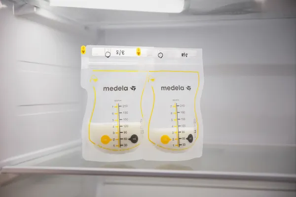 Medela Vrecká na skladovanie materského mlieka Easy Pour, 50 ks
