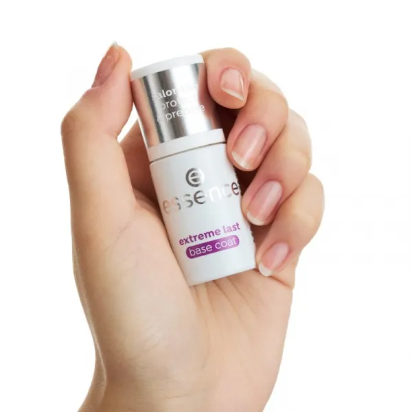 essence Extreme Last Base Coat podkladový lak na nechty odtieň 01 Perfect Start 8 ml