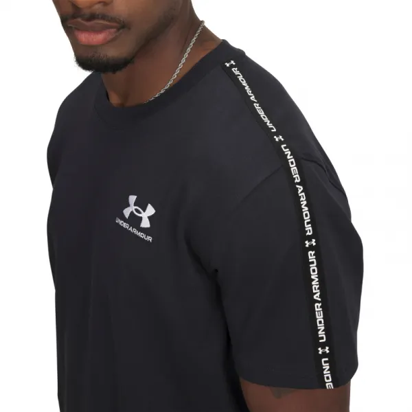 Pánske tričko s krátkym rukávom UNDER ARMOUR UA Icon HWT Tee Taping-BLK