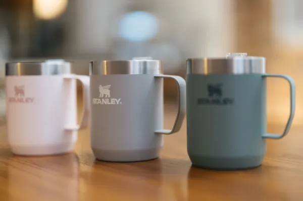 Stanley Classic Legendary Camp Mug termohrnček Ash 236 ml