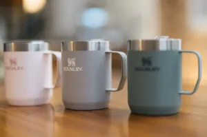 Stanley Classic Legendary Camp Mug termohrnček Ash 236 ml