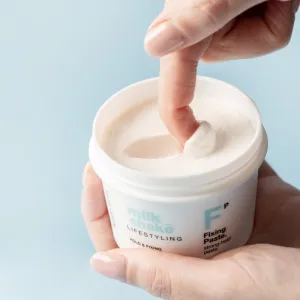 milk_shake® Lifestyling Fixing Paste stylingový prípravok pre fixáciu a tvar 90 ml