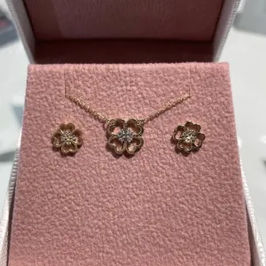 Blink-Blink Napichovacie náušnice ŠTVORLÍSTOK s diamantami 0.04 ct3126BDB