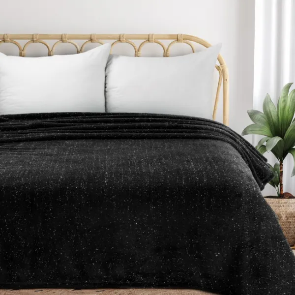 Luxusnéflanelovádekaselegantnoustriebornouniťou-čiernaŠírka:150cm|Dĺžka:200cm