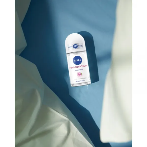 Nivea Rose Touch guličkový antiperspirant pre ženy 50 ml