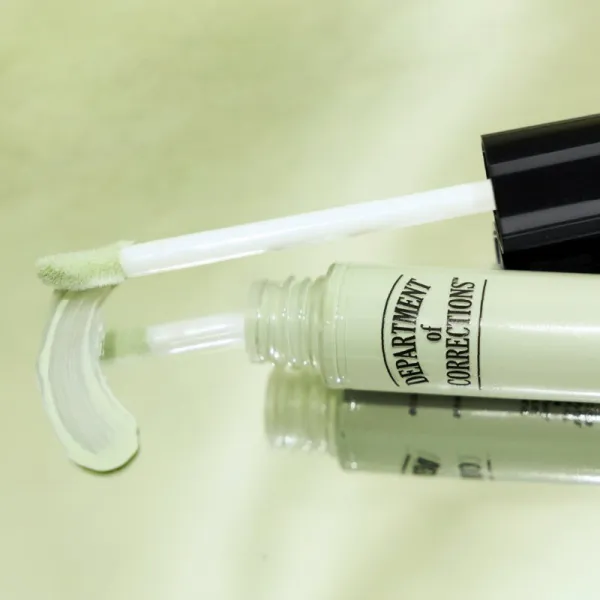 theBalm Department of Corrections Redness Color Corrector rozjasňujúci CC krém proti začervenaniu pleti 7.2 ml