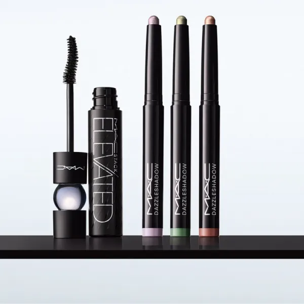 MAC Cosmetics Dazzleshadow Eyeshadow Stick krémové očné tiene v tyčinke odtieň Gold Stud 1.6 g