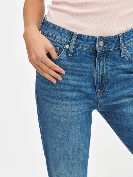 Modré dámské džíny GAP Mid rise universal slim boyfriend jeans