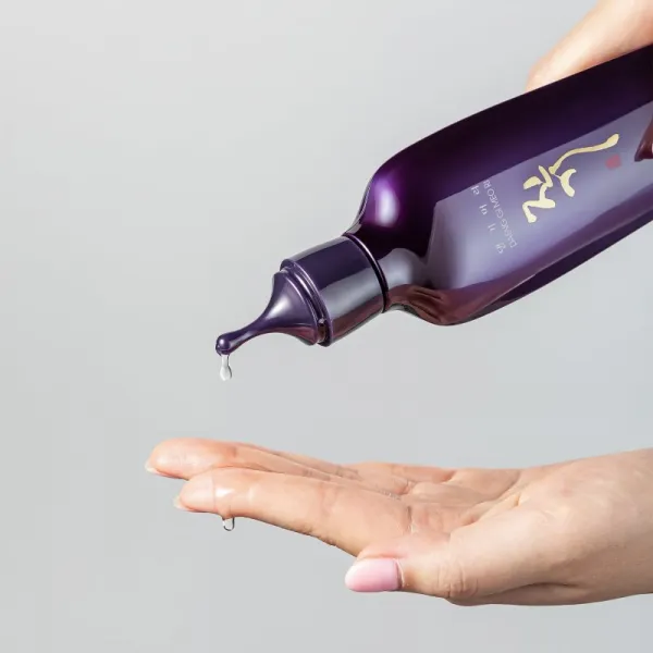 DAENG GI MEO RI Jin Gi Vitalizing Scalp Nutrition Pack posilňujúce a regeneračné vlasové sérum proti vypadávaniu vlasov 145 ml