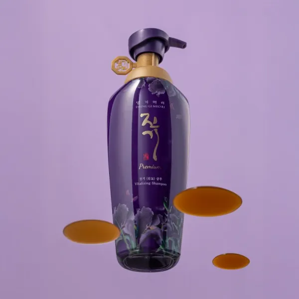 DAENG GI MEO RI Jin Gi Premium Vitalizing Shampoo obnovujúci šampón pre veľmi poškodené krehké vlasy stimulujúci rast vlasov 500 ml