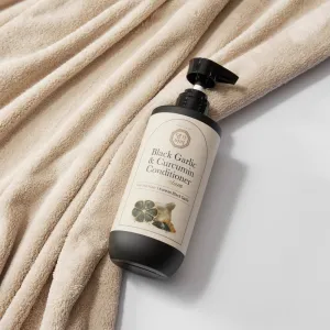 DAENG GI MEO RI Black Garlic & Curcumin Treatment ošetrujúci kondicionér pro hustotu vlasov a ochranu proti lámavosti 500 ml