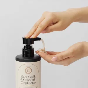 DAENG GI MEO RI Black Garlic & Curcumin Treatment ošetrujúci kondicionér pro hustotu vlasov a ochranu proti lámavosti 500 ml
