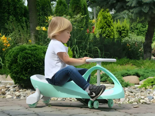 Detské odrážadlo PLAY ECOTOYS s LED kolesami zelené/biele