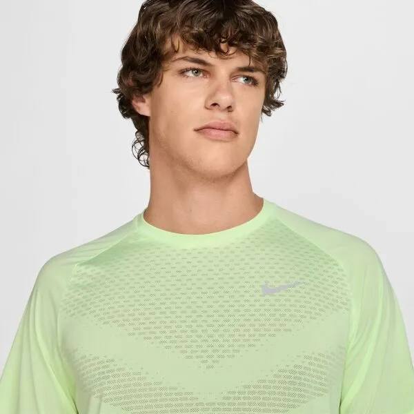 Nike STRIDE Pánske bežecké tričko, reflexný neón, veľkosť