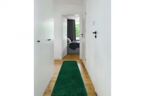 Koberec / Behúň SOFFI shaggy fľaškovo zelený