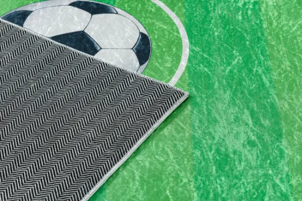 Detský koberec protišmykový BAMBINO 9731 futbalové ihrisko, zelený