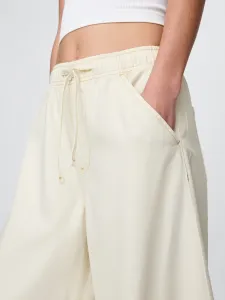 GAP Horseshoe UltraSoft Jeans - Women's