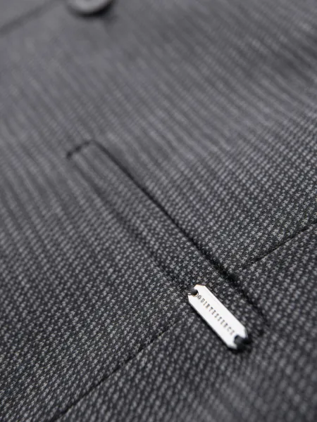 Ombre Fitted elegant men's structured knit vest - graphite