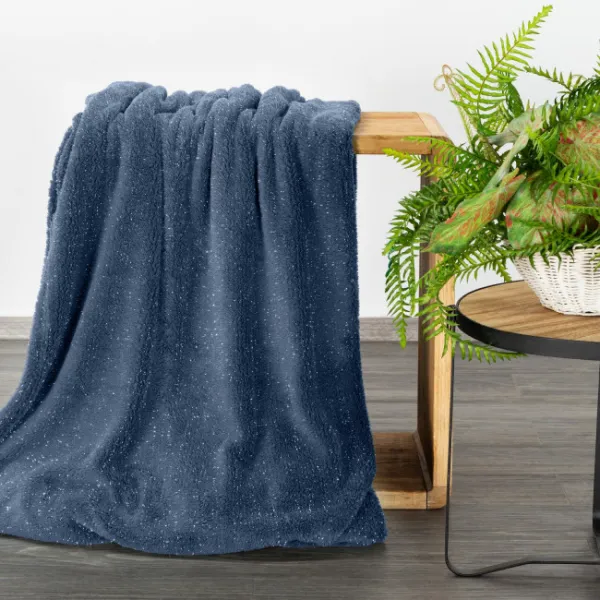 Luxusnéflanelovádekaselegantnoustriebornouniťou-modráŠírka:150cm|Dĺžka:200cm