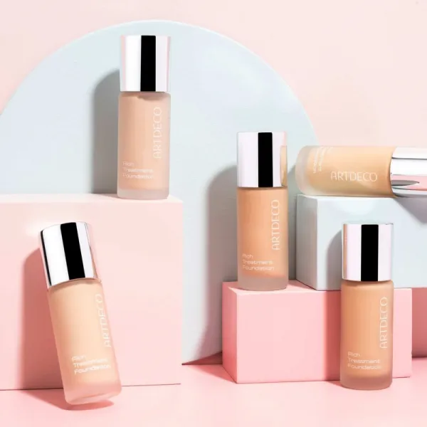 ARTDECO Rich Treatment Foundation rozjasňujúci krémový make-up odtieň 485.12 Vanilla Rose 20 ml