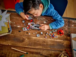 LEGO® Marvel 76292 Súboj Kapitána Ameriky a Red Hulka