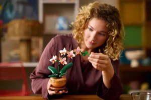 LEGO® Botanicals 10343 Miniatúrna orchidea