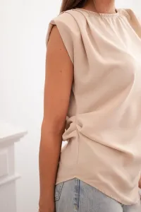 Kesi Włoski Elegantná dámska blúzka s volánmi a asymetrickým strihom béžový