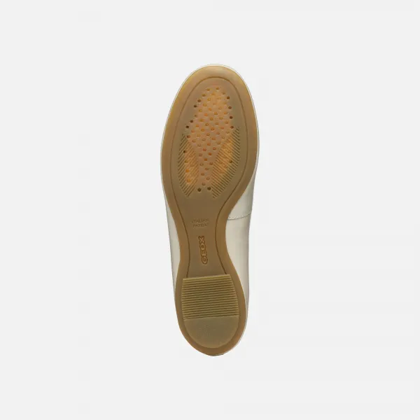 Cream women's ballet flats Geox Palmaria - Women's