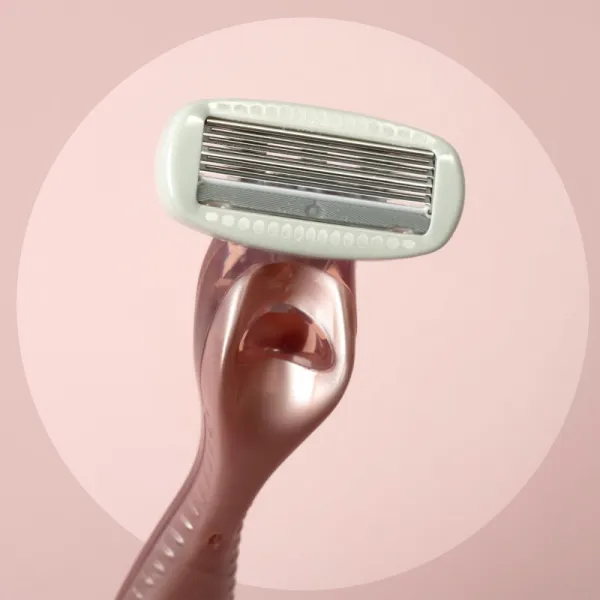 Wilkinson Sword Intuition Complete holiaci strojček + náhradné hlavice 4 ks