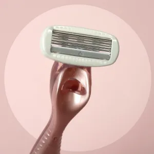 Wilkinson Sword Intuition Complete holiaci strojček + náhradné hlavice 4 ks