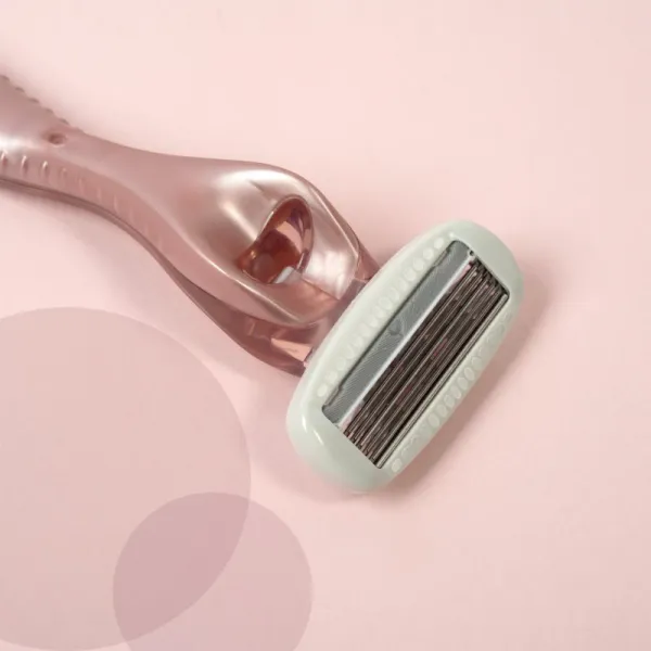 Wilkinson Sword Intuition Complete holiaci strojček + náhradné hlavice 4 ks